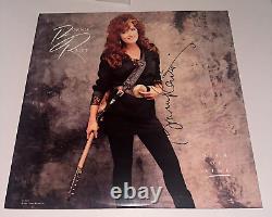 BONNIE RAITT Signed NICK OF TIME LP ALBUM COVER Beckett Auth (BAS)