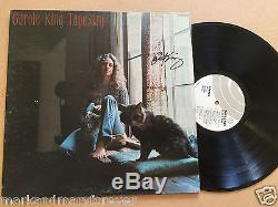 CAROLE KING AUTOGRAPH SHE SIGNED TAPESTRY RECORD I FEEL THE EARTH MOVE ALBUM