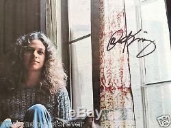 CAROLE KING AUTOGRAPH SHE SIGNED TAPESTRY RECORD I FEEL THE EARTH MOVE ALBUM