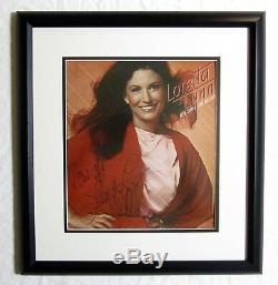 LORETTA LYNN AUTOGRAPHED HAND SIGNED VINYL RECORD ALBUM COVER FRAMED withCOA 1979