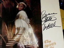 Patti La Belle Autographed Record Album (the Spirits In It) Jsa Coa