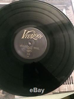 Pearll Jam Original Vitalogy Album signed by Eddie Vedder withCOA