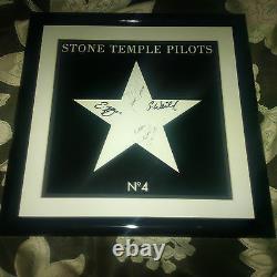 STONE TEMPLE PILOTS SIGNED ALBUM SLEEVE With SCOTT WEILAND AUTO FRAMED With JSA LOA
